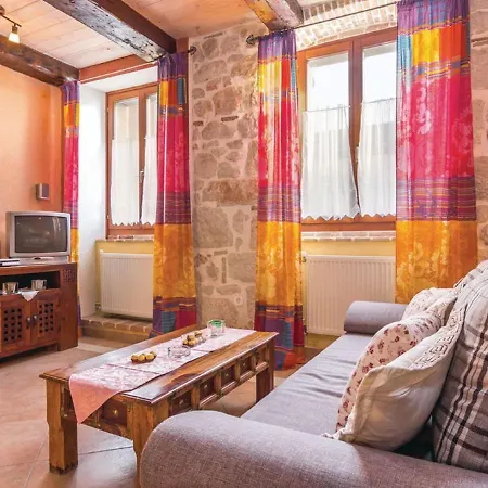 Rustic In With Garden Vrsar
