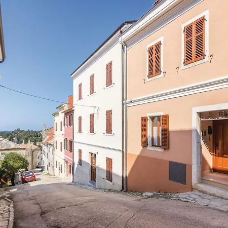 Ferienhaus Rustic In With Garden Vrsar