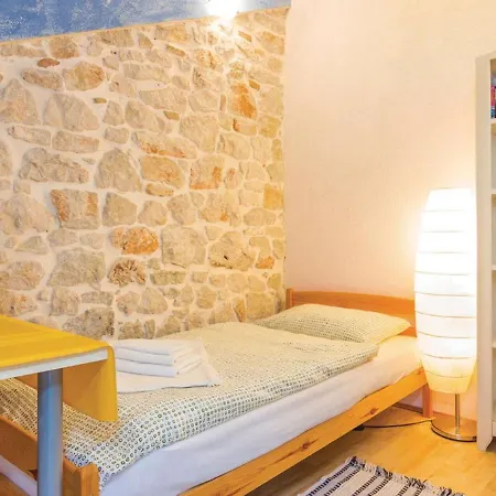 Ferienhaus Rustic In With Garden Vrsar