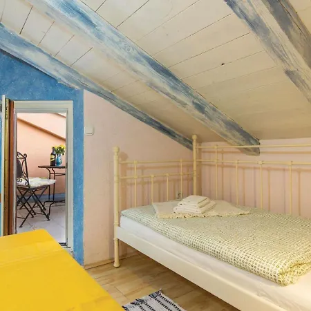 Rustic In With Garden Ferienhaus