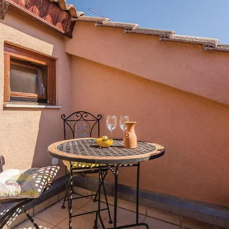 Vakantiehuis Rustic In With Garden